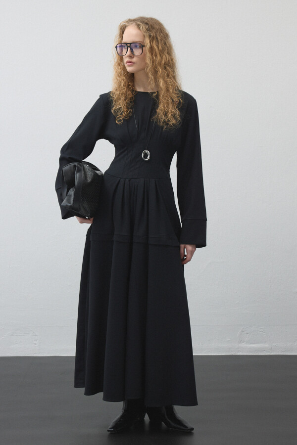 Siyah Pile Bel Detaylı Elbise - KUAD