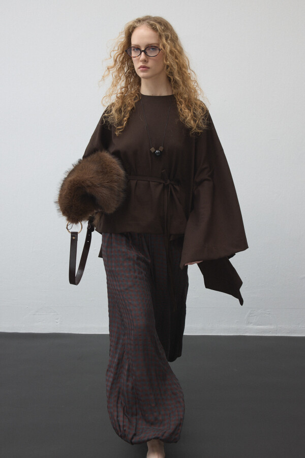 Acı Kahve Kemerli Pelerin Bluz - KUAD