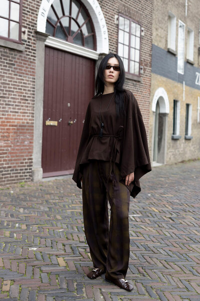 Acı Kahve Kemerli Pelerin Bluz 