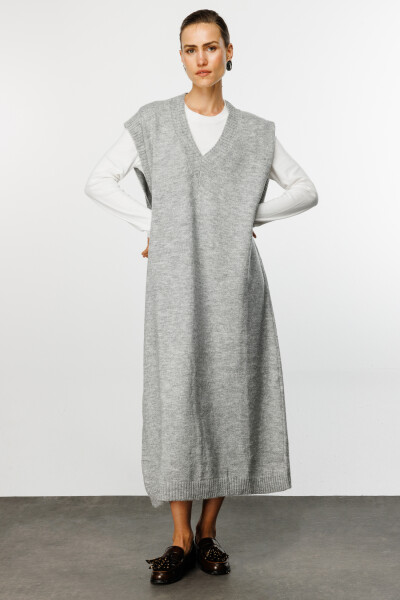 Grey V-Neck Knit Dress 